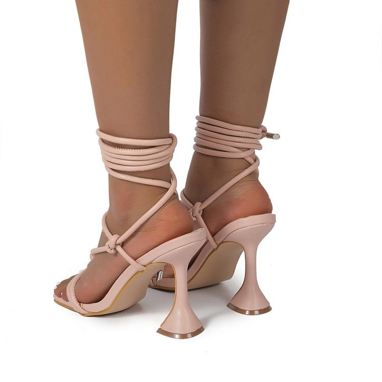 Square Toe Spool Heel Lace-up Cross Strap Dame Sandaler